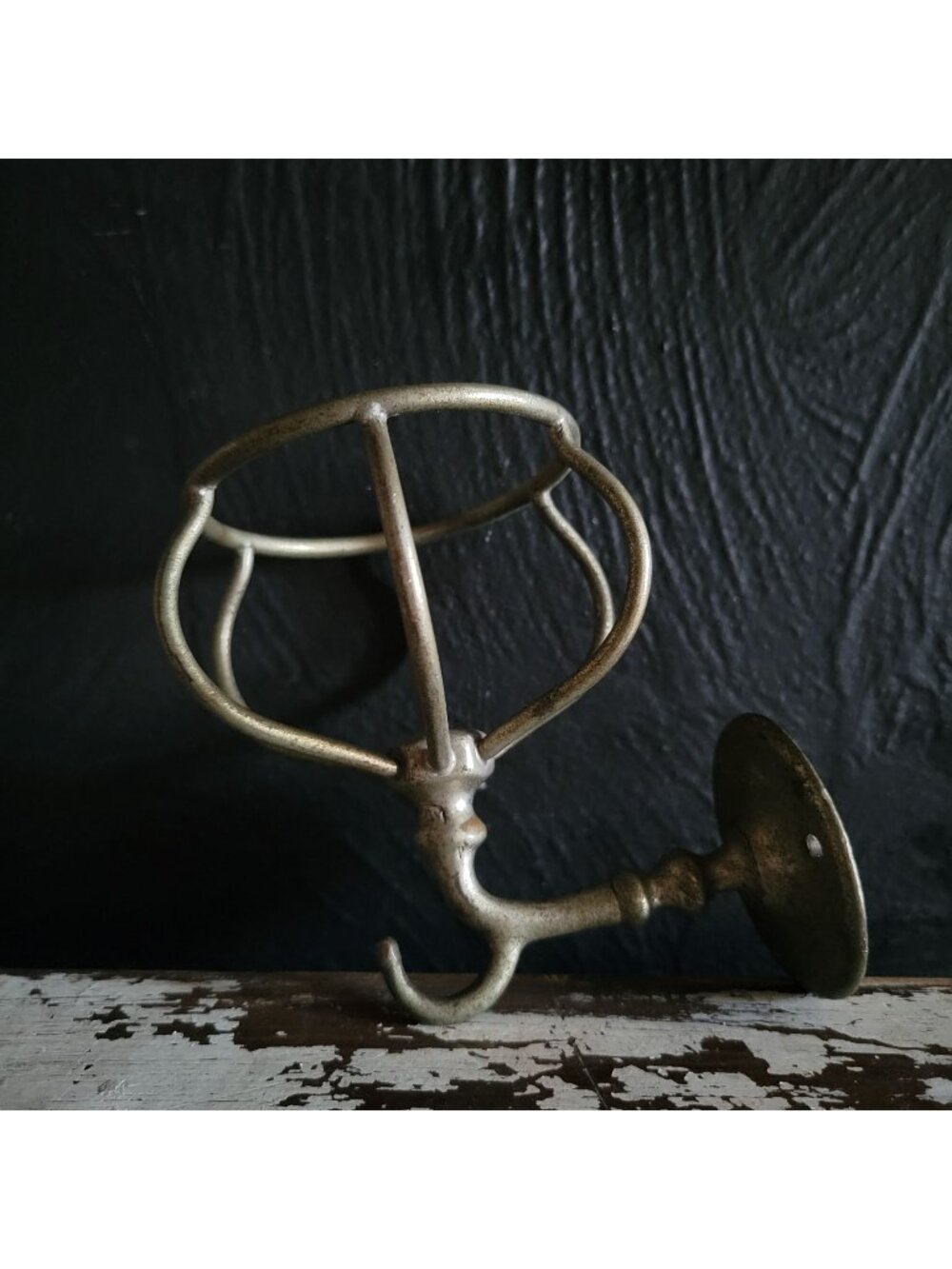 Antique Metal Wall-Mounted Sponge & Soap Holder With Hook Bathroom Organization
